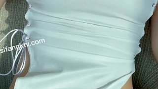 像妹妹一样疼爱的邻居的女儿时隔5年回到了乡下的老家。被成为金发辣妹的青梅竹马诱惑的绝伦