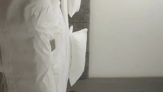 继母和继女与金发熟女克里斯蒂·史蒂文斯进行热辣的三人行