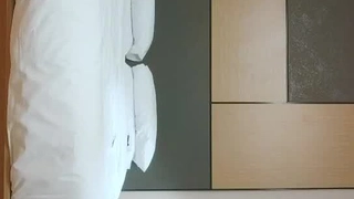 天然乳房的宝贝和她的可爱的少女女友互相舔阴部