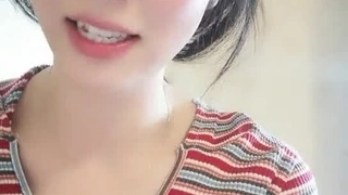 壁咚女友爆操嫩逼，全程高潮迭起精彩绝伦