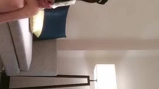 背着你的废物男友来挨操“你轻一点，你轻一点，太深了，好痛”