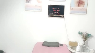 穿着高跟鞋的业余少女自慰到高潮