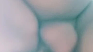 中出99年艺校极品小妞子，背着男友出来约炮