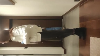 性感迷人的骚女被大鸡巴操的放声浪叫